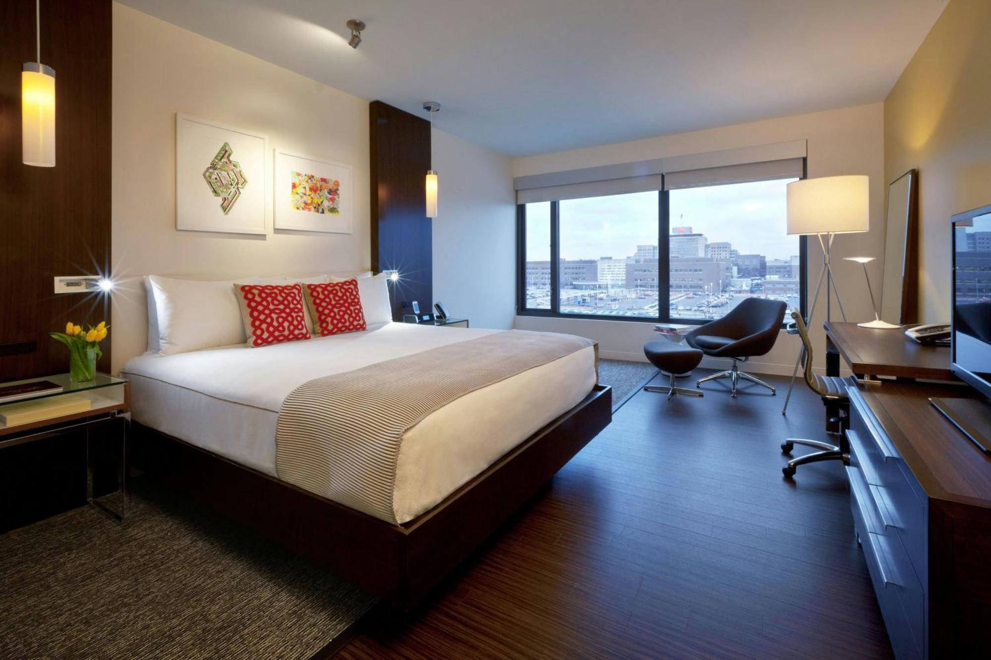 Hotel The Alexander Indianapolis